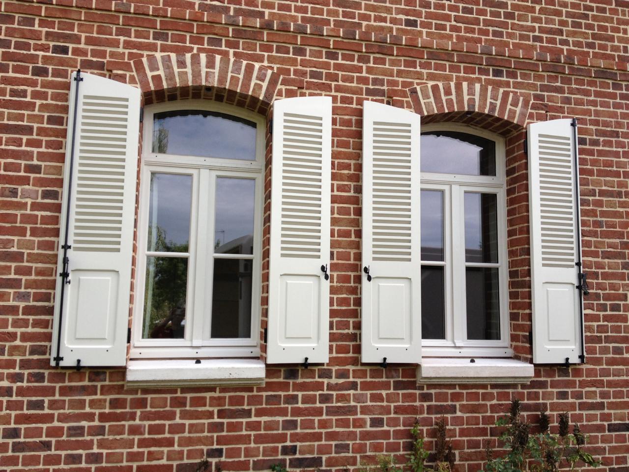 Fenêtres avec impostes cintrés